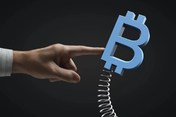 Bitcoin (BTC) Transaction Fees Soar Above $37: What&rsquo;s Going On?