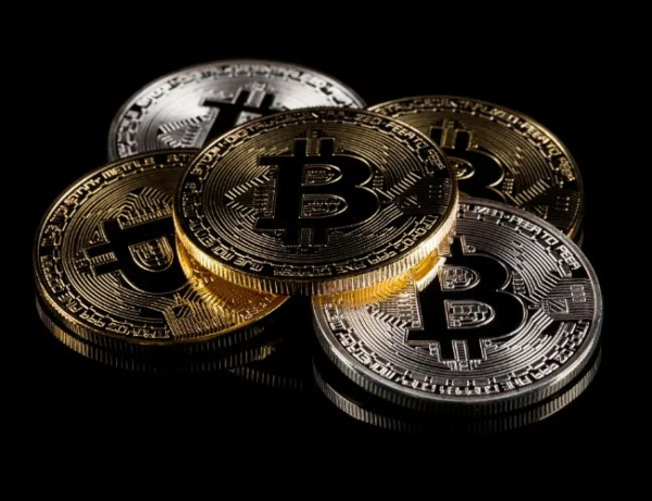 Bitcoin heads for fifth consecutive monthly green candle amid rollercoaster market conditions